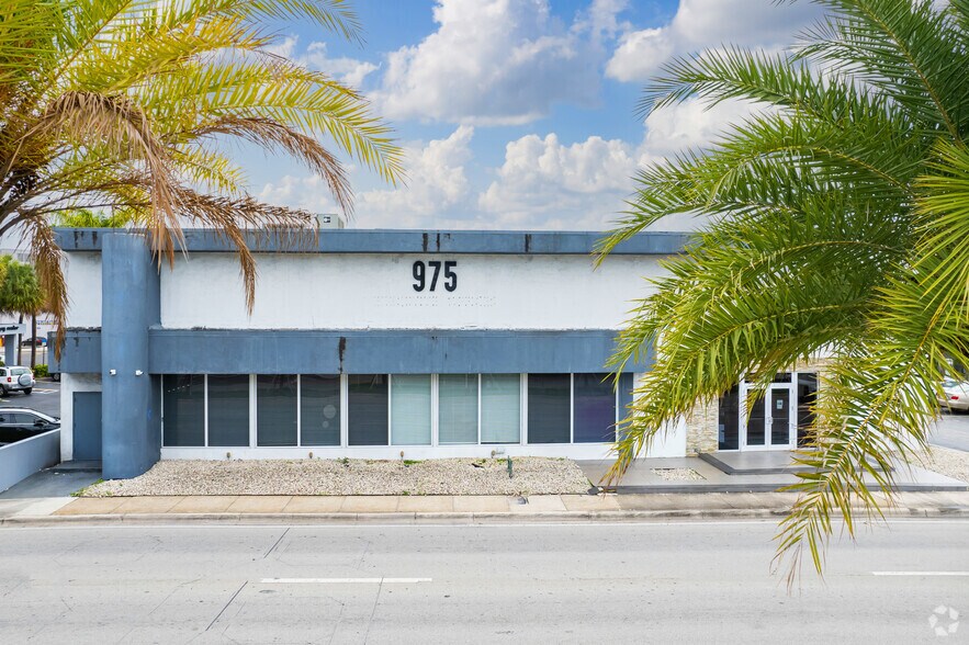 More Photos Of 975 N Miami Beach Blvd, North Miami Beach Coworking Space