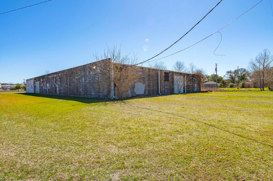 More Photos Of 2002 Highway 3, La Marque Industrial For Sale