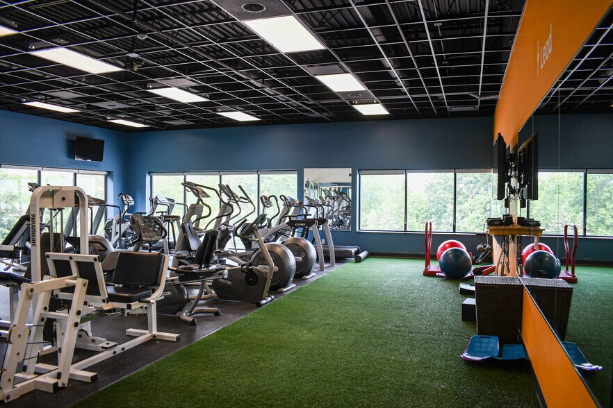 More Photos Of 3400 E Coliseum Blvd, Fort Wayne Unknown For Lease