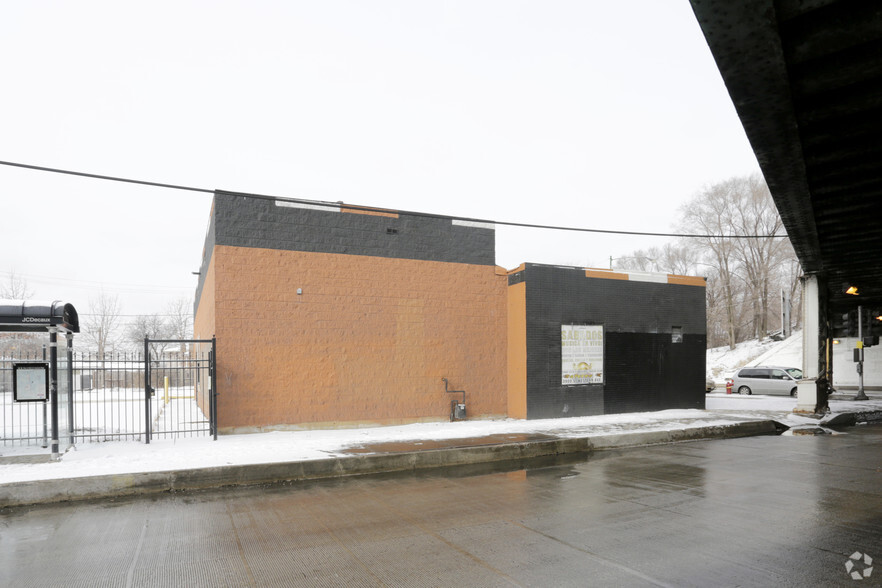 Primary Photo Of 3900 S Western Ave, Chicago Auto Dealership For Lease