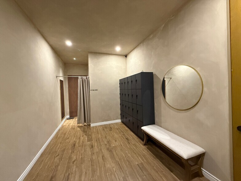 More Photos Of 610 Roosevelt Ave, Irvine Office For Lease