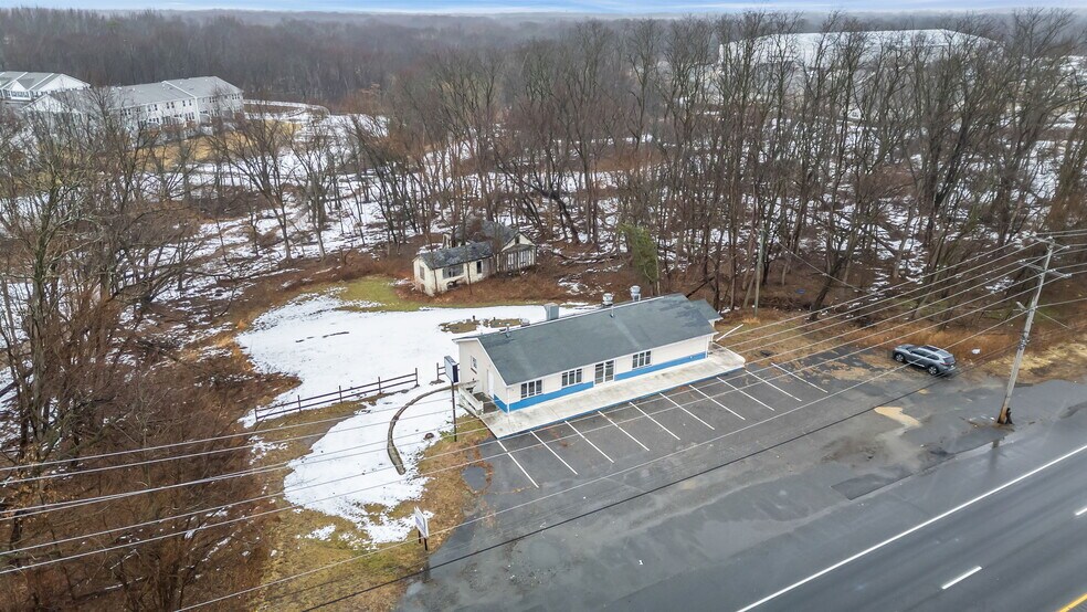 More Photos Of 320 State Route 33, Manalapan Township Restaurant For Sale