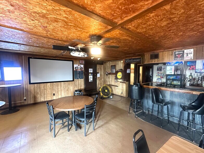 More Photos Of 4602 1625 North Rd, Danvers General Retail For Sale