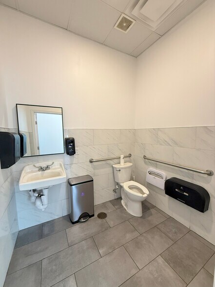 More Photos Of 23015 Colonial Pky, Katy Storefront Retail Office For Lease