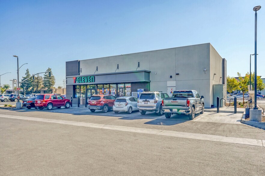 More Photos Of 2020 W Shaw Ave, Fresno Convenience Store For Sale
