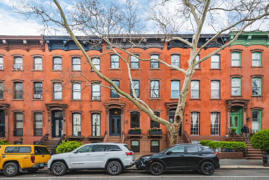 Primary Photo Of 426 Clermont Ave, Brooklyn Apartments For Sale