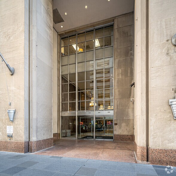 More Photos Of 1001 McKinney St, Houston Office Residential For Lease