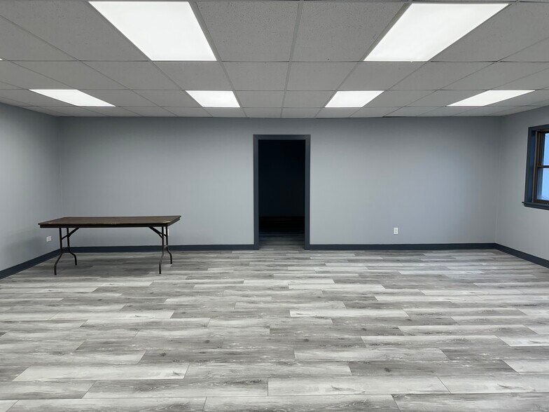Primary Photo Of 410 Elgin Ave, Forest Park Office For Lease
