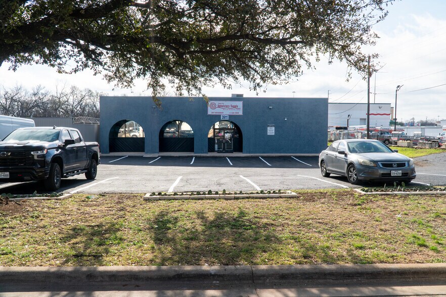 Primary Photo Of 3911 Woodbury Dr, Austin Warehouse For Sale
