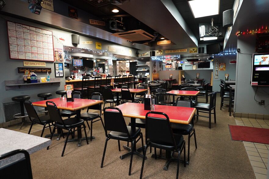 More Photos Of 51390 Willis Rd, Belleville Bar For Sale