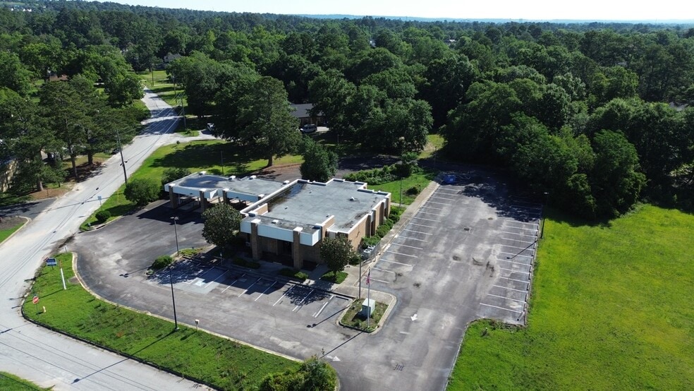 More Photos Of 1749 Gordon Hwy, Augusta Bank For Lease