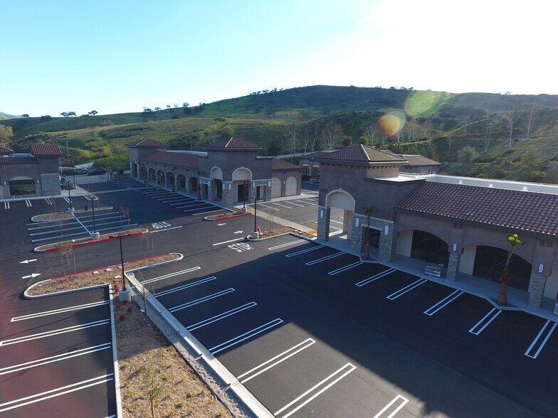 More Photos Of 5741 Las Virgenes Rd, Calabasas General Retail For Lease