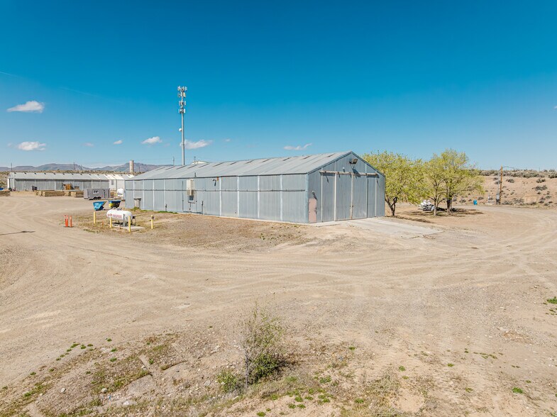 More Photos Of 824 Poplar St, Carlin Industrial For Sale
