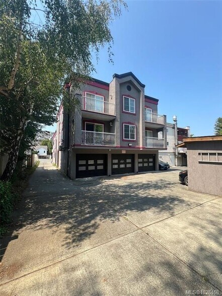 More Photos Of 3185 Quadra St, Victoria Storefront Retail Residential For Sale