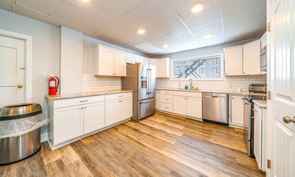 More Photos Of 617 E 8th St, Ocean City Hotel For Sale