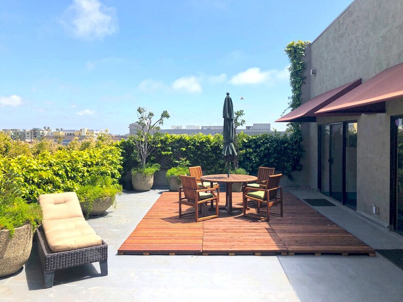 More Photos Of 1325 7th St, Santa Monica Office For Sale