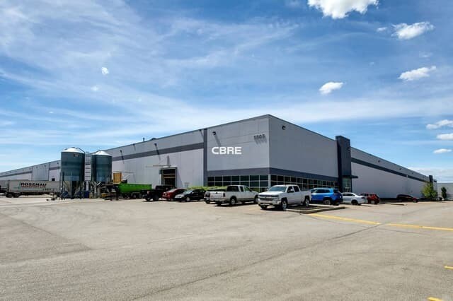 More Photos Of 5505 72nd Ave SE, Calgary Distribution For Lease