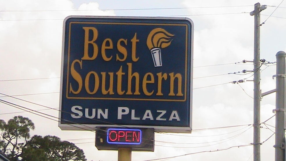 More Photos Of 1011 S Ridgewood Ave, Daytona Beach Hospitality For Sale