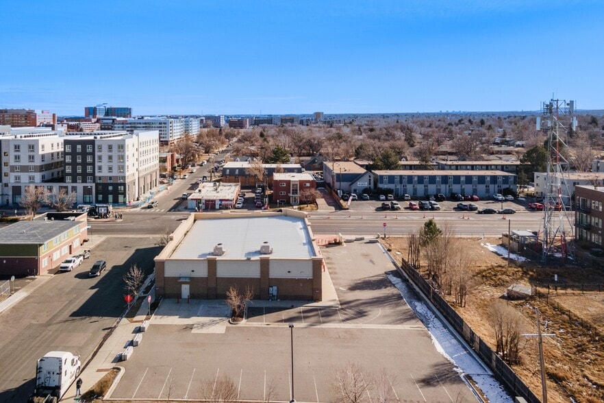 More Photos Of 1395 Peoria St, Aurora Freestanding For Lease