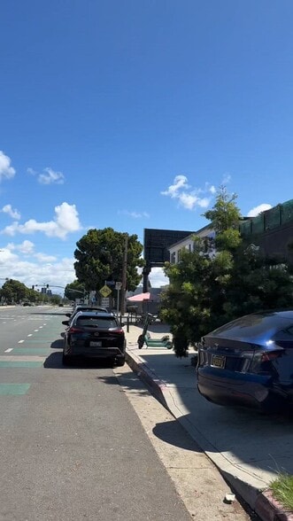 Primary Photo Of 12934 Venice Blvd, Los Angeles General Retail For Lease