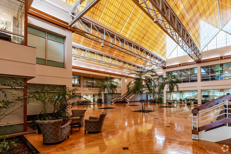 More Photos Of 4343 Anchor Plaza Pky, Tampa Office For Lease
