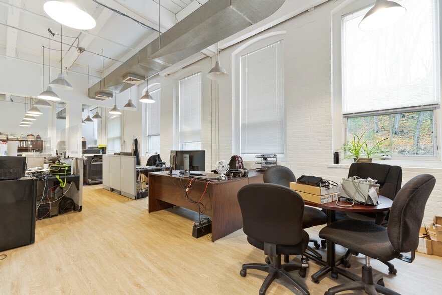 More Photos Of 30 Lenox St, New Haven Warehouse For Sale