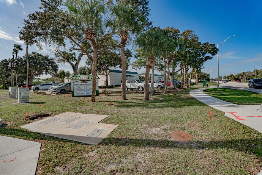 More Photos Of 1255 37th St, Vero Beach Medical For Sale