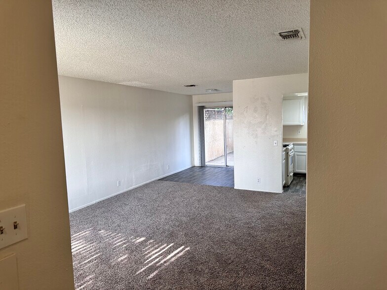 More Photos Of 12745 Navajo Rd, Apple Valley Apartments For Sale