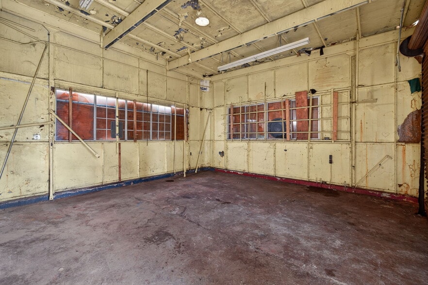 More Photos Of 3341 Stockton Blvd, Sacramento Auto Repair For Sale