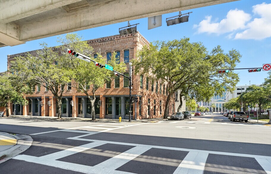 More Photos Of 501 W Bay St, Jacksonville Office For Lease