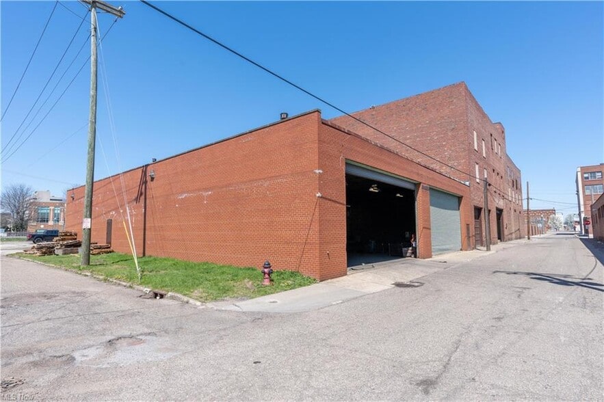 More Photos Of 314 Cherry Ave SE, Canton Warehouse For Sale