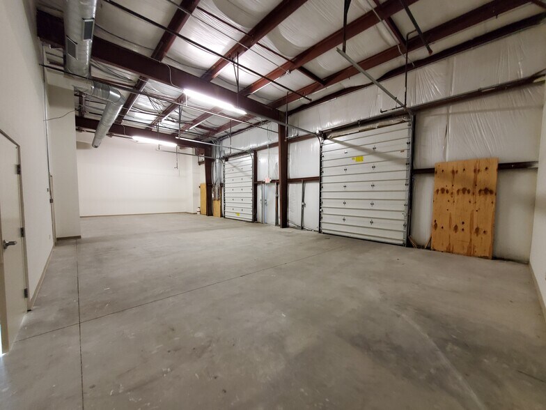 More Photos Of 3619 Richmond Hwy, Stafford Light Distribution For Sale