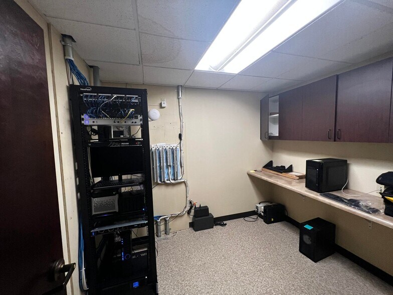 More Photos Of 2021 Commerce Dr, Medford Office For Sale