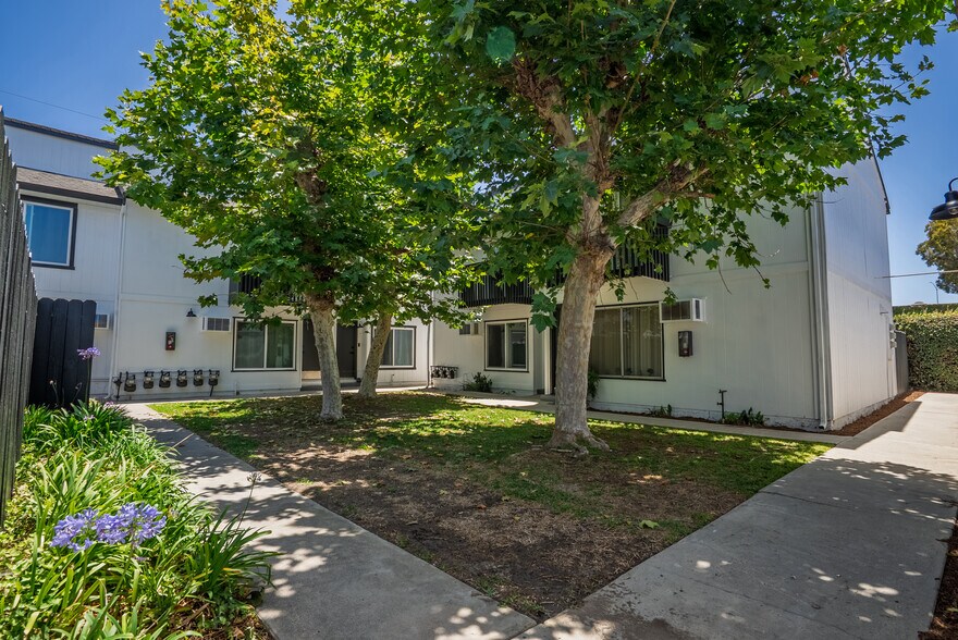 More Photos Of 8402 Larson Ave, Garden Grove Apartments For Sale