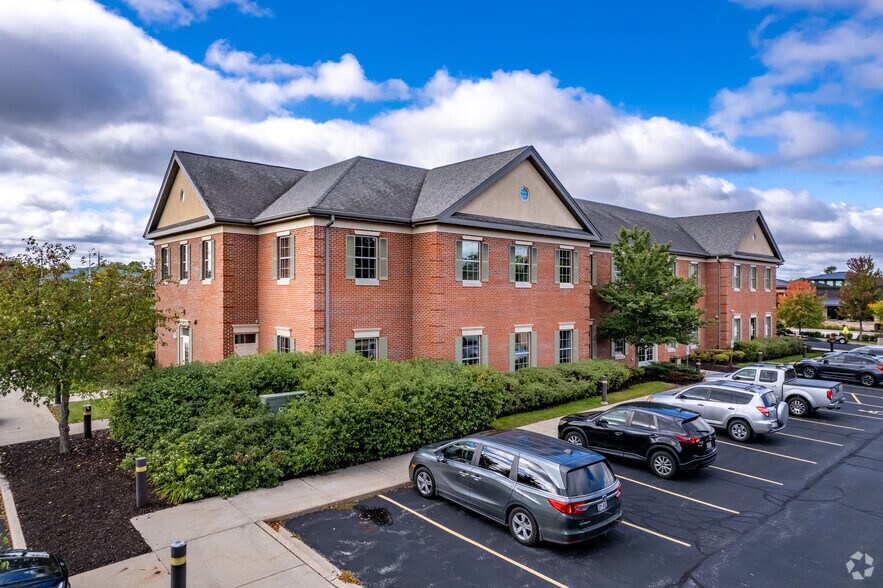 More Photos Of 18200 W Capitol Dr, Brookfield Medical For Sale