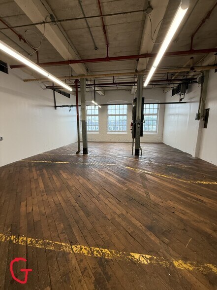 More Photos Of 141 Canal St, Nashua Light Manufacturing For Lease