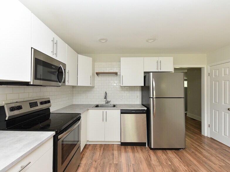 More Photos Of 225 Douglas St, Holly Springs Apartments For Sale