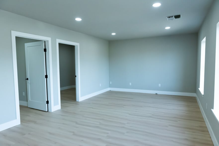 More Photos Of 2269 Hartnell Ave, Redding Industrial For Sale