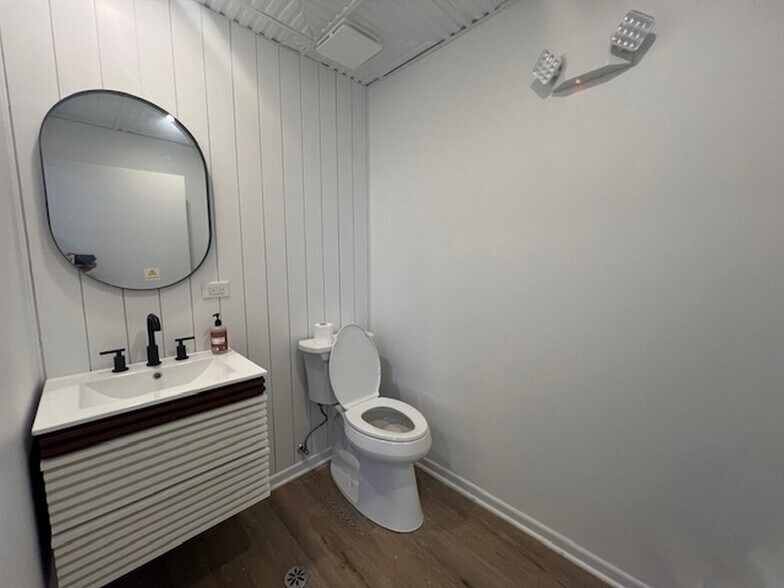 More Photos Of 620 S IL Route 31, Mchenry Office For Lease