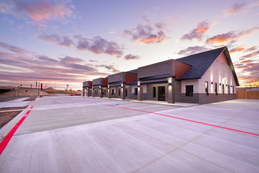 More Photos Of 1916 S Carolina St, Amarillo Office For Sale