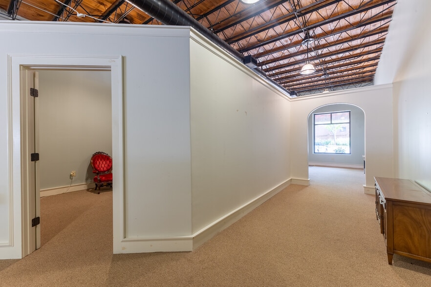 More Photos Of 1358 13th St, Columbus Storefront Retail Office For Lease