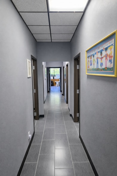 More Photos Of 5913-5921 Lovell Ave, Fort Worth Office For Sale