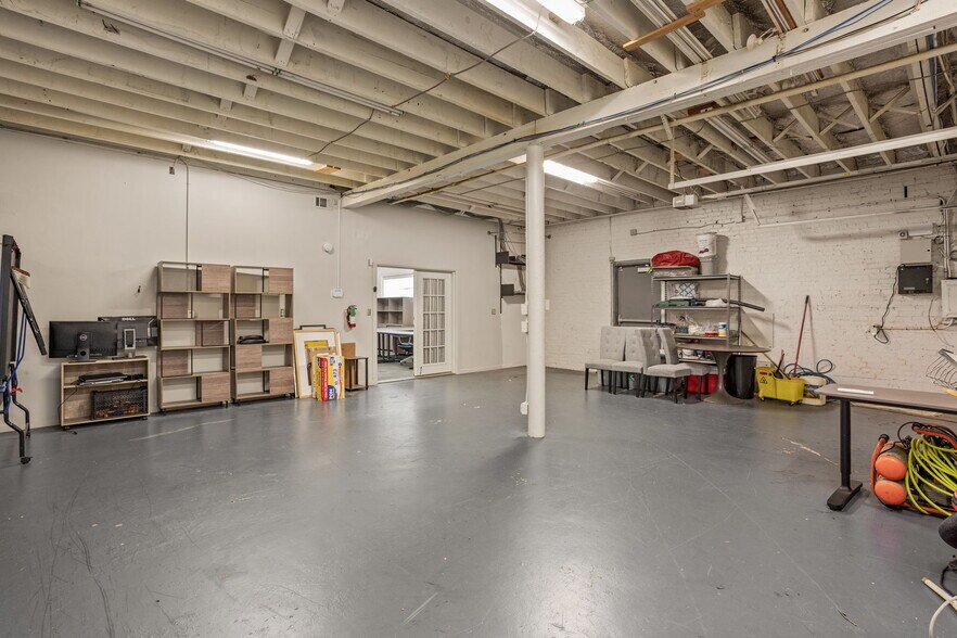 More Photos Of 1201 E 3rd St, Tulsa Freestanding For Lease