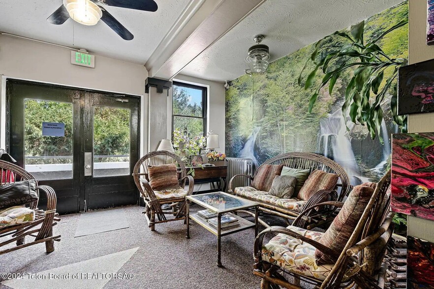 More Photos Of 1 Center St, Lava Hot Springs Hotel For Sale