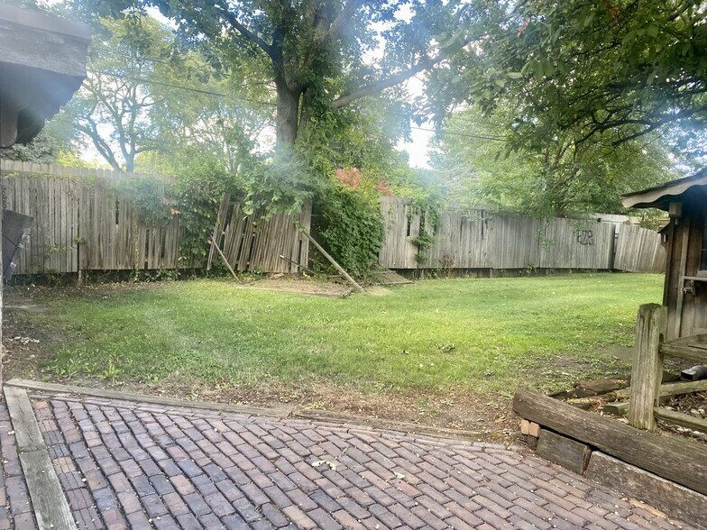 More Photos Of 615-643 E Saginaw Hwy, Grand Ledge Unknown For Lease