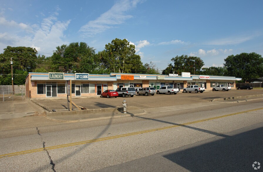 More Photos Of 2901 S 5th St, Garland Unknown For Lease