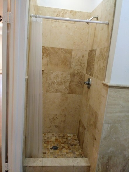 More Photos Of 5210 Avenue F, Austin Loft Creative Space For Lease