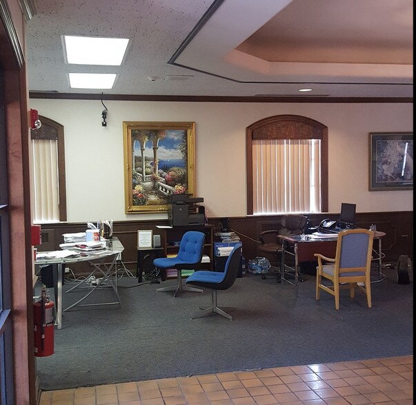 More Photos Of 25 E 16th St, Chicago Heights Loft Creative Space For Sale