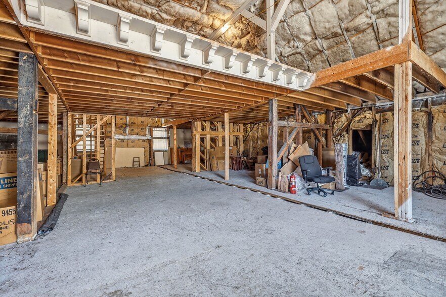 More Photos Of 196 S Main St, Potosi General Retail For Sale
