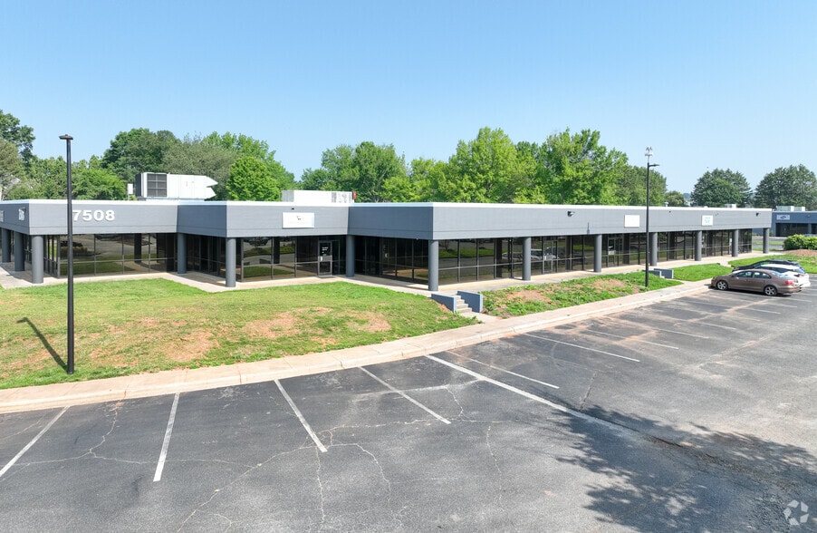 More Photos Of 7500 E Independence Blvd, Charlotte Unknown For Lease